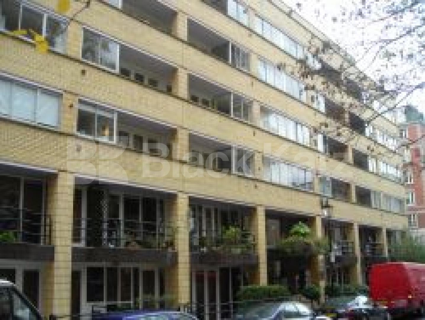 			1 Bedroom, 1 bath, 1 reception Flat			 Porchester Square, BAYSWATER W2